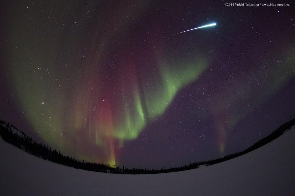 Aurora Photographer Captures Dazzling Fireball Over Canada (Photos)
